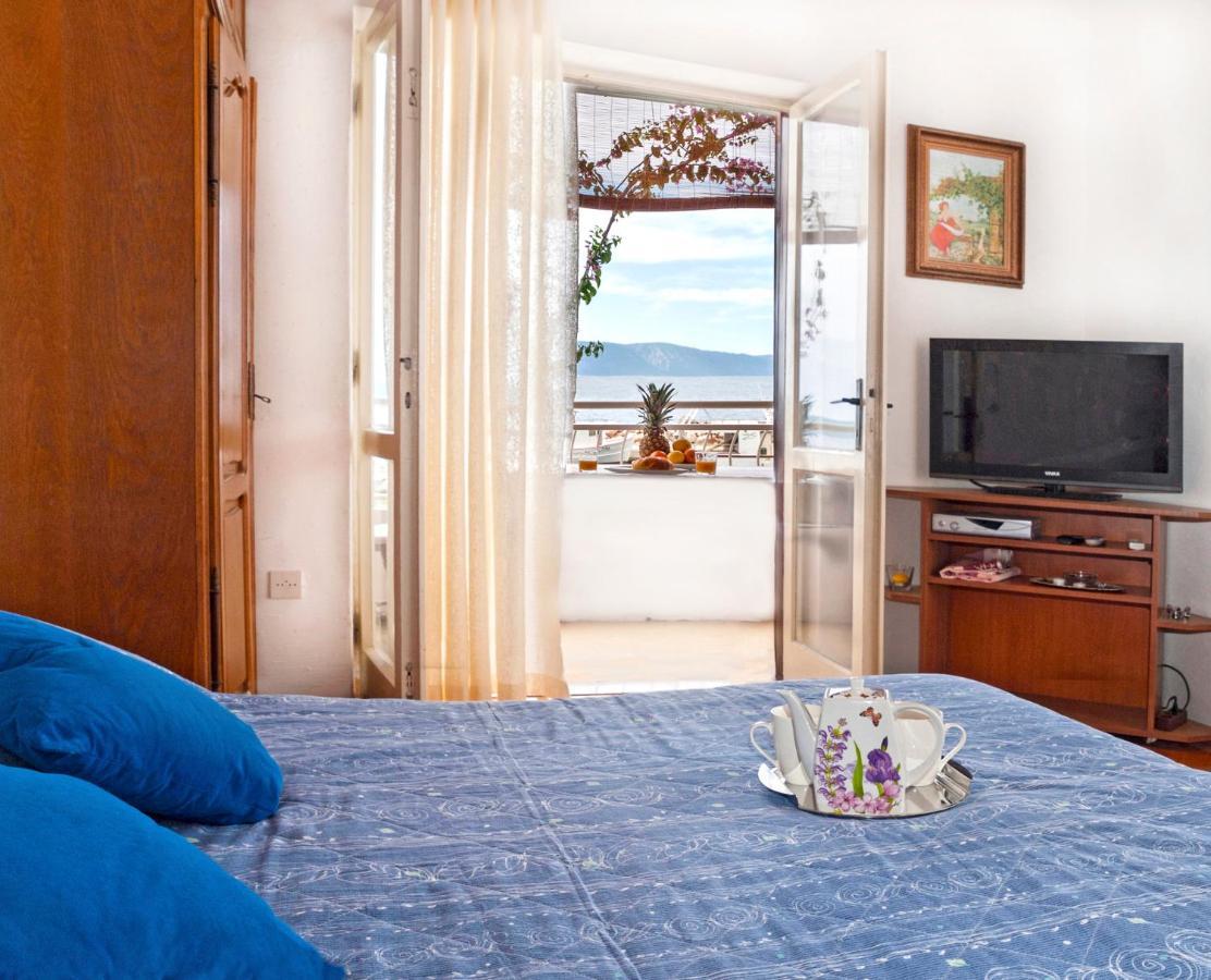 Apartmani Ines ドラスニセ エクステリア 写真