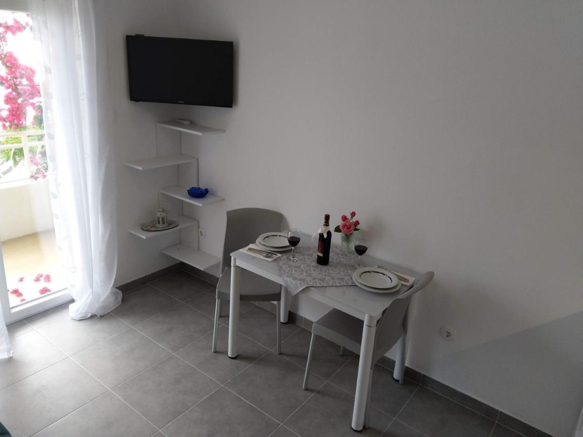 Apartmani Ines ドラスニセ エクステリア 写真
