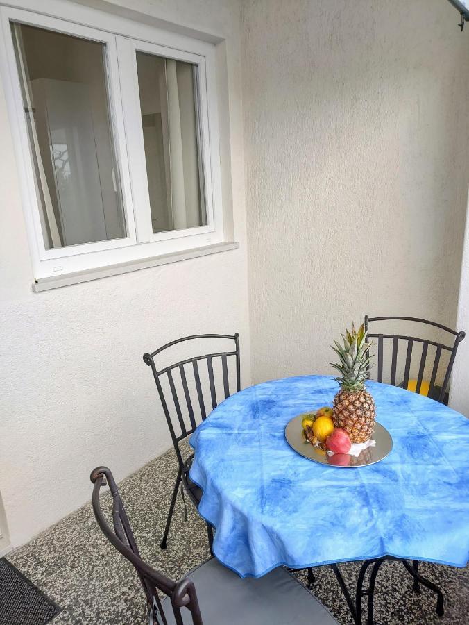 Apartmani Ines ドラスニセ エクステリア 写真