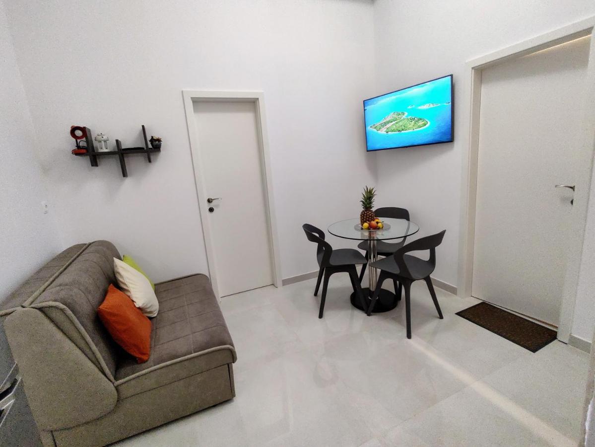 Apartmani Ines ドラスニセ エクステリア 写真