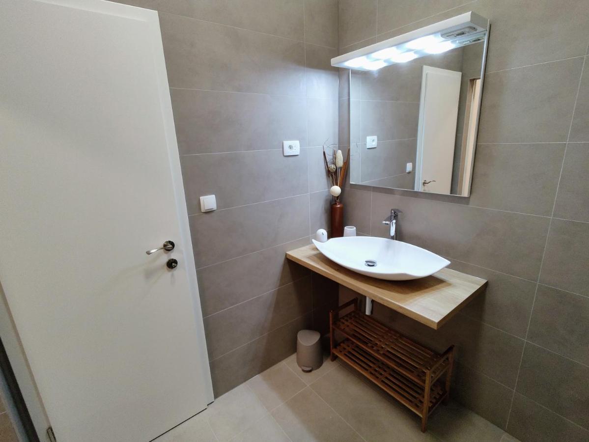 Apartmani Ines ドラスニセ エクステリア 写真